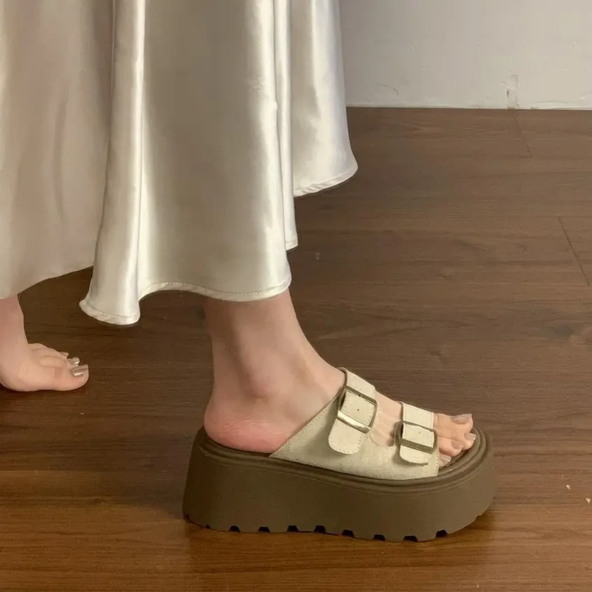小个子增高厚底勃肯拖鞋女2025新款夏外穿超火防滑松糕沙滩凉拖鞋