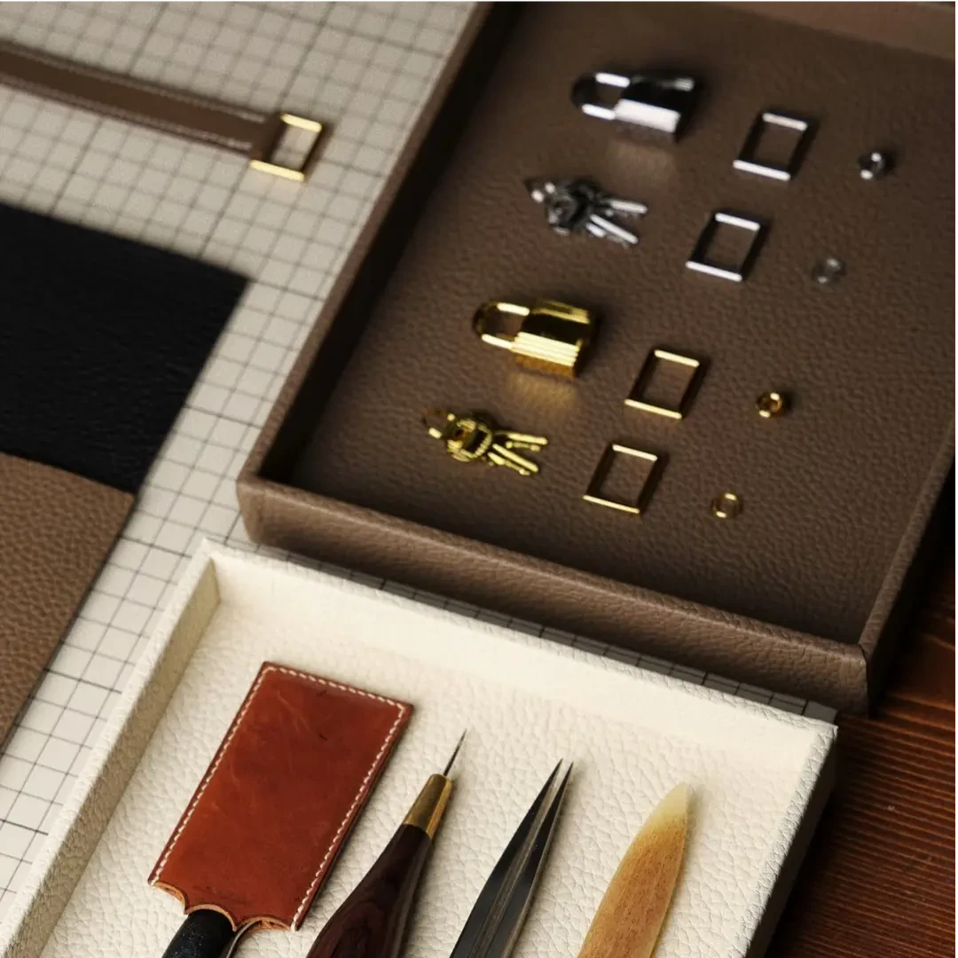 【小鹏精选】clz纯色TC中号18-大容量水桶时尚百搭女款手提包包