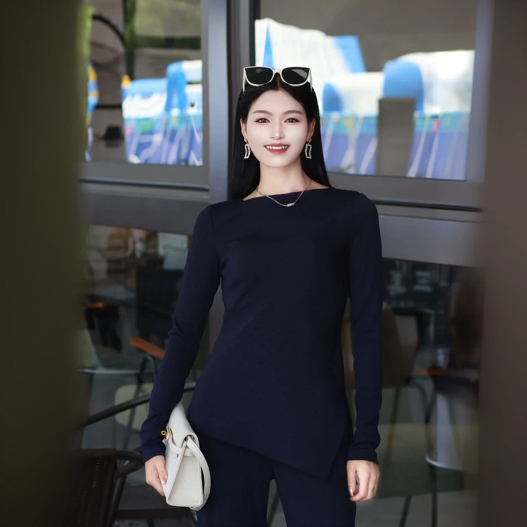 哥弟女装新款不规则设计侧开叉收腰通勤风套头圆领长袖t恤130099