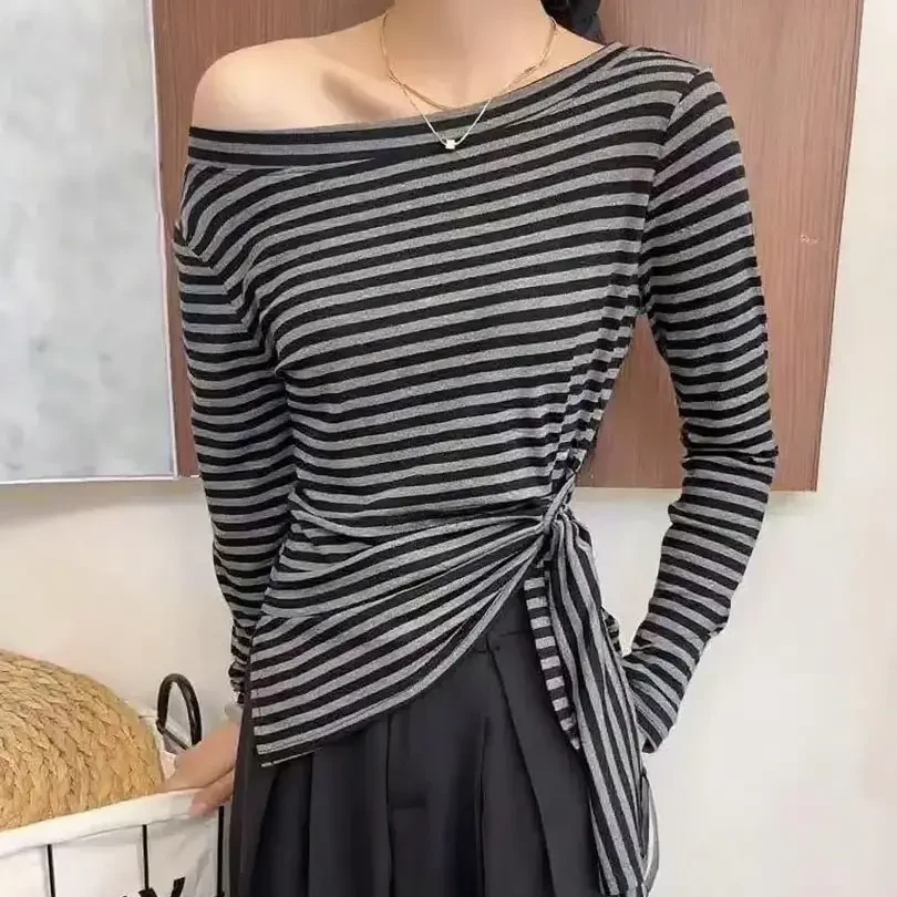 2025早秋新款韩系下摆不规则开叉收腰设计感显瘦百搭斜肩长袖T恤