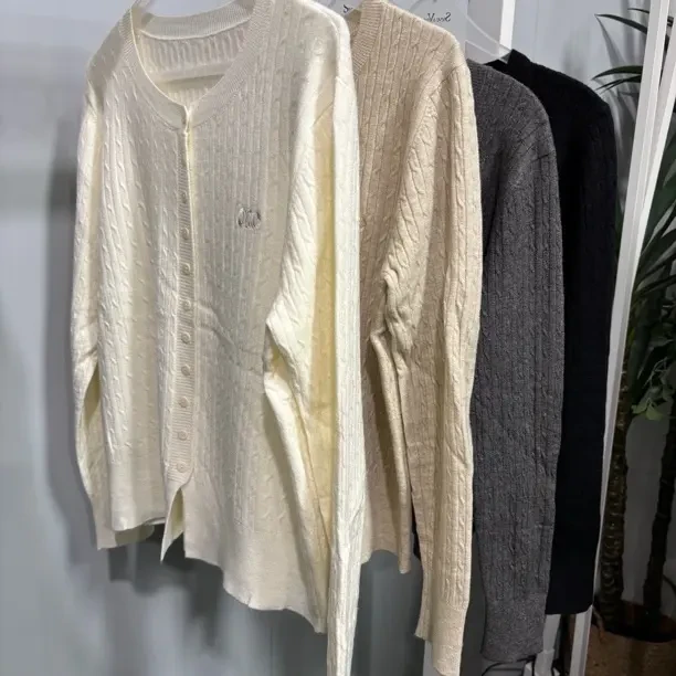 女士圆领麻花针织开衫（富欣娜）