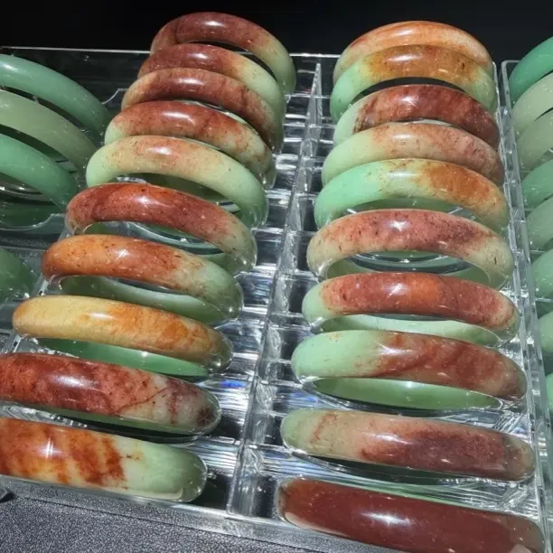 东陵玉带皮洒金皮独特玉镯子精品女士