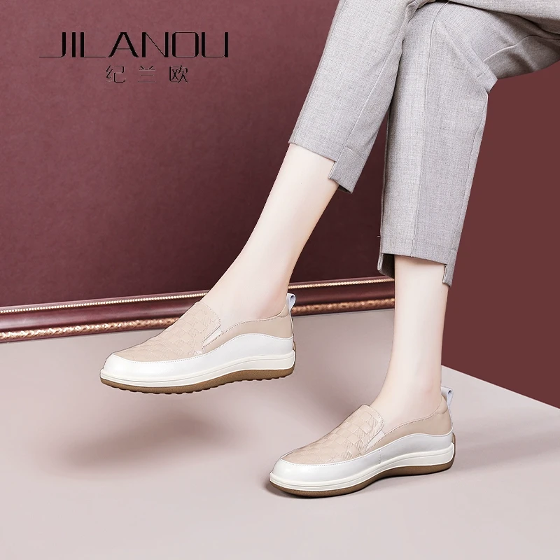 一脚蹬休闲鞋女2025春秋新款舒适软底单鞋中年妈妈鞋平底真皮女鞋