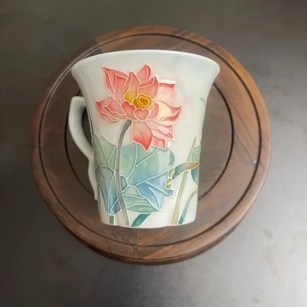 景德镇高温手绘立体釉办公家用咖啡牛奶杯(荷花）