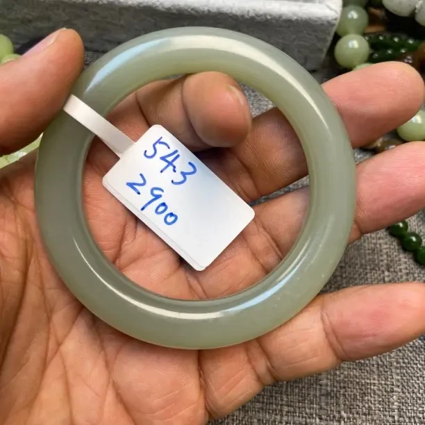 天然新疆且末料和田玉手镯圈口50 - 62mm