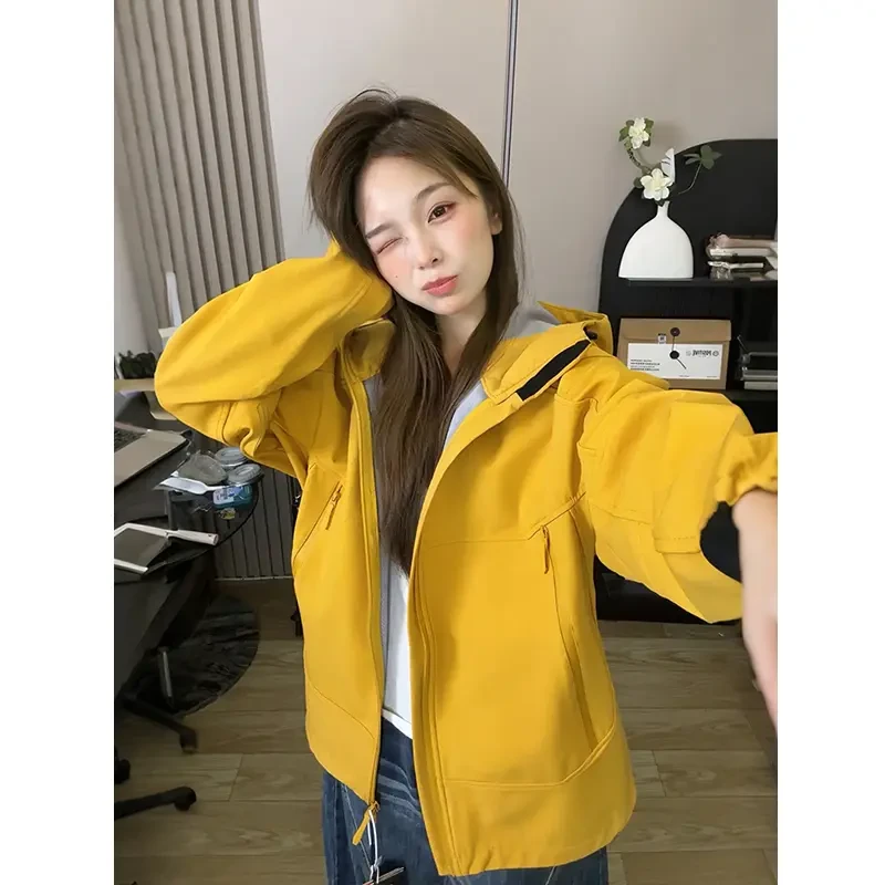 多巴胺穿搭黄色冲锋衣外套男女连帽三防徒步登山服户外骑行服夹克