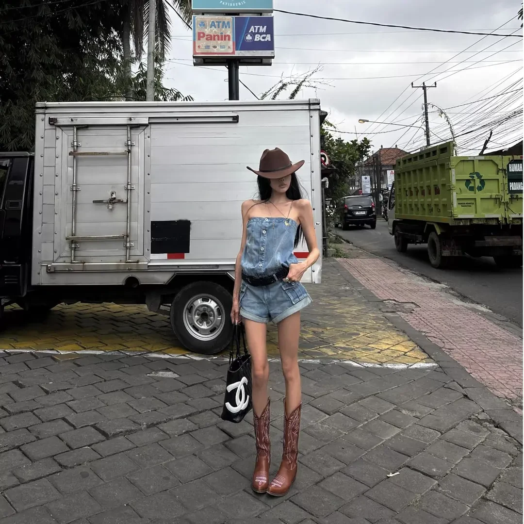 美式辣妹穿搭女2025夏季新款设计感蓝色牛仔连体裤时尚复古短裤