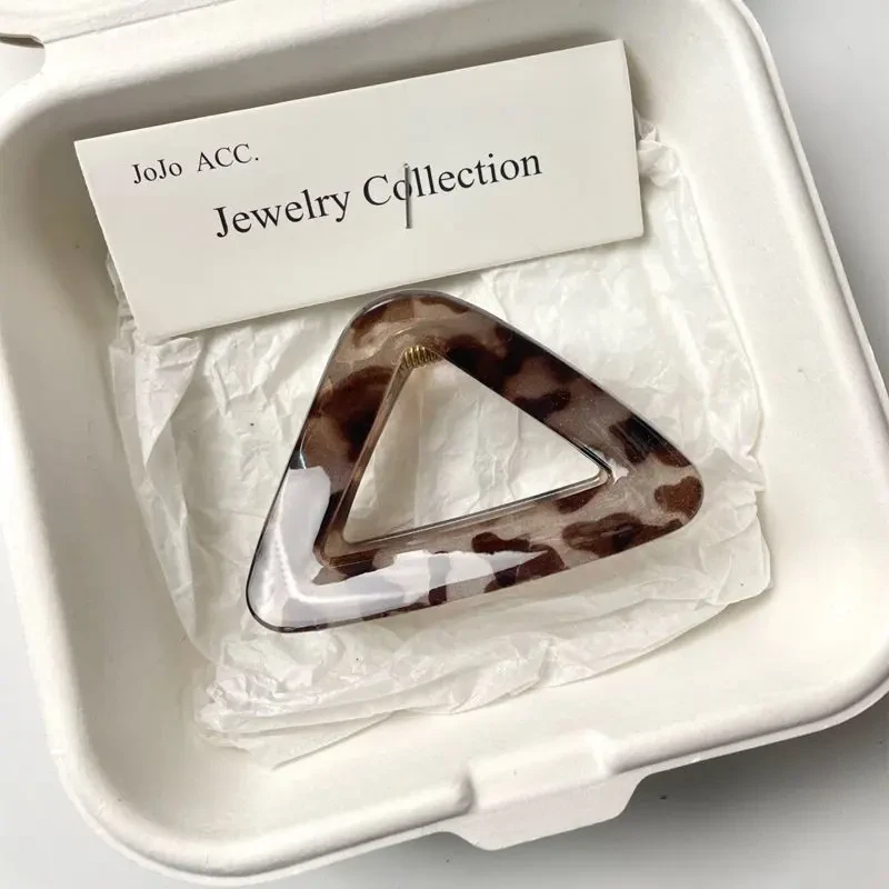 2025新款简约三角形头发抓夹半扎高马尾鲨鱼夹发夹女后脑勺发饰