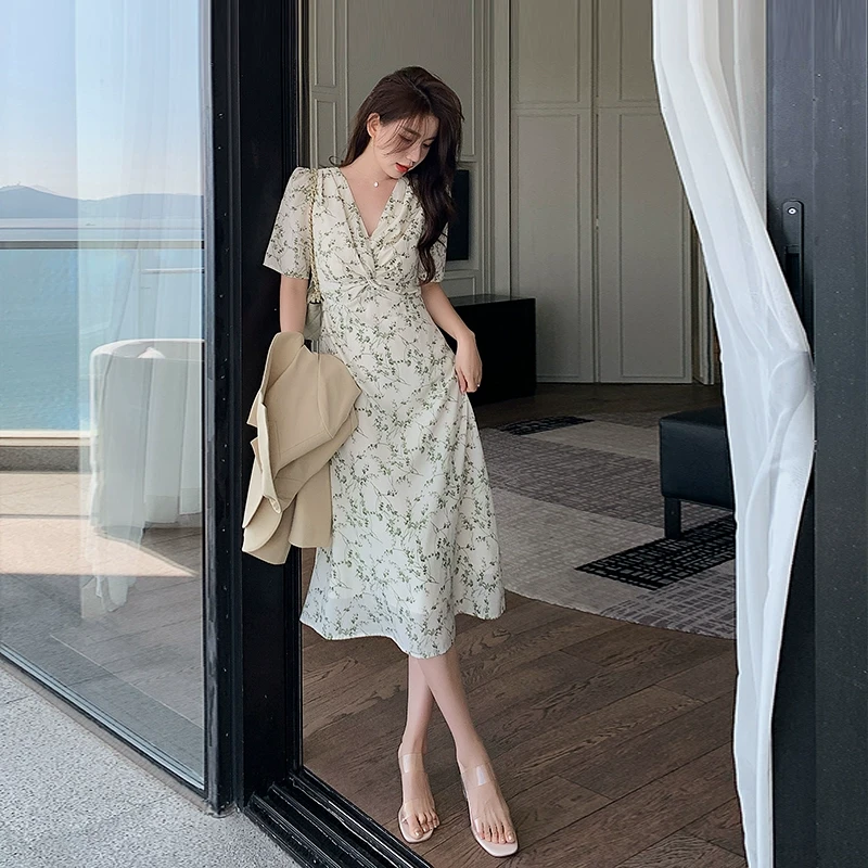 林关关 绿色碎花裙茶歇裙V领连衣裙90323