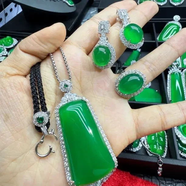 天然玉髓毛衣链项链来了