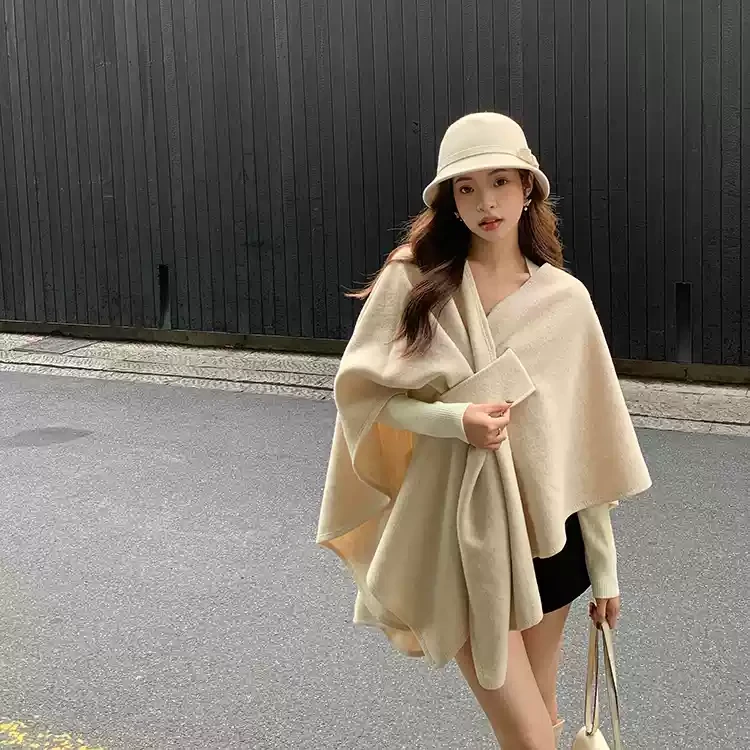 超美！披肩斗篷秋冬新款千金高级感毛呢子交叉穿孔 送女友礼物