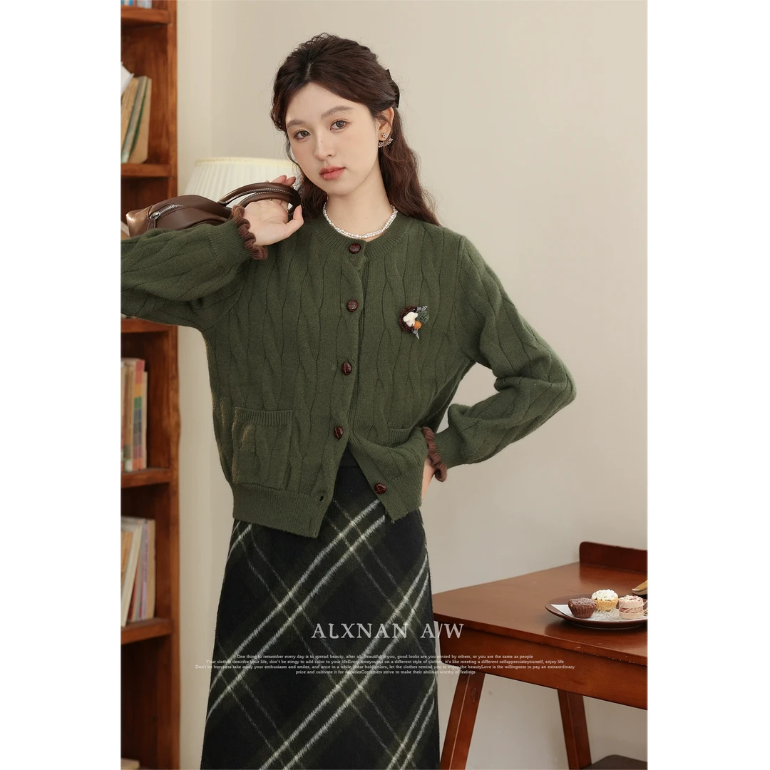 【鹿盯盯】微胖大码女装法式慵懒风毛衣2024宽松针织上衣外套D00926