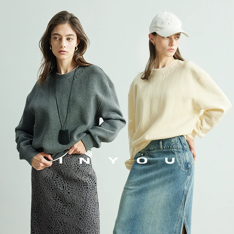 因由 刚需舒适云朵感轻柔纯色字母圆领卫衣