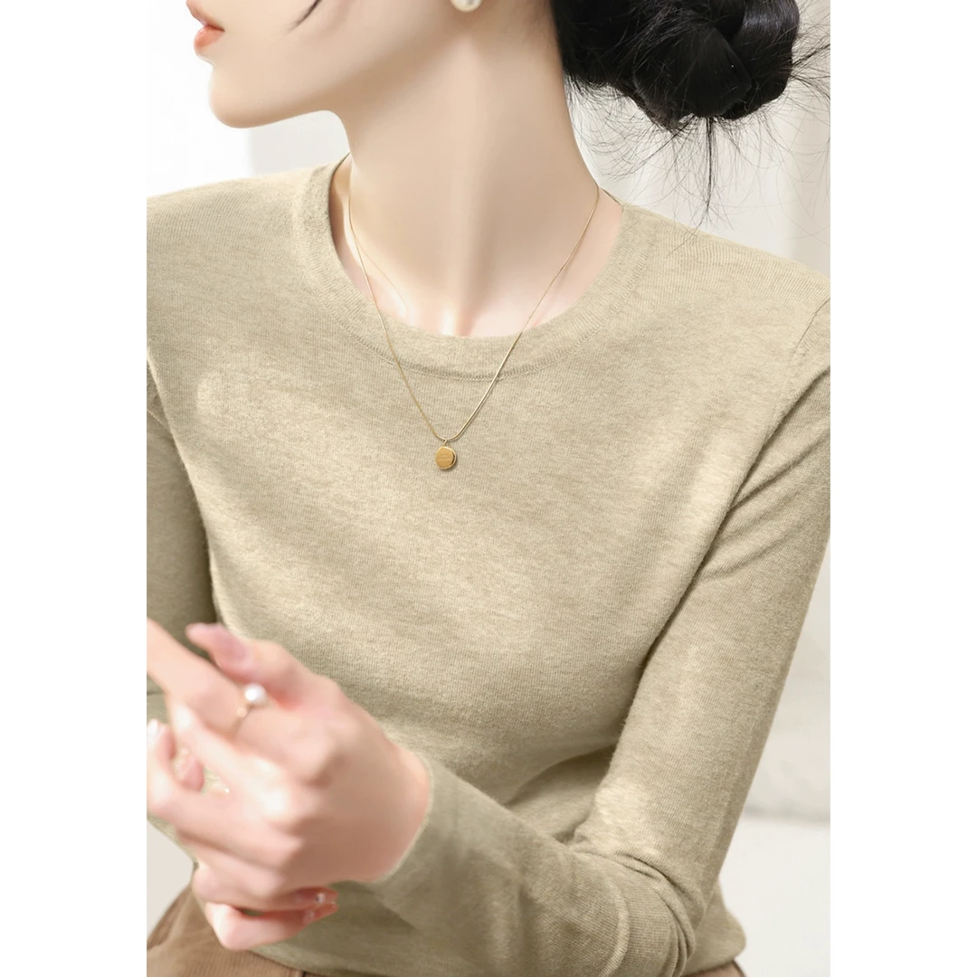 秋季新款时尚修身圆领针织衫上衣高级感简约套头舒适长袖打底女装