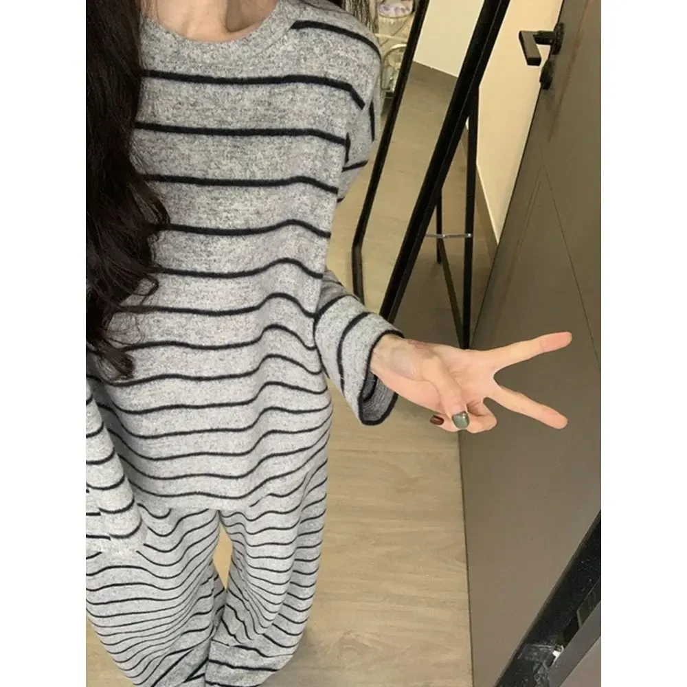 灰色条纹长袖德绒睡衣女2025秋冬季新款简约网红风保暖家居服套装