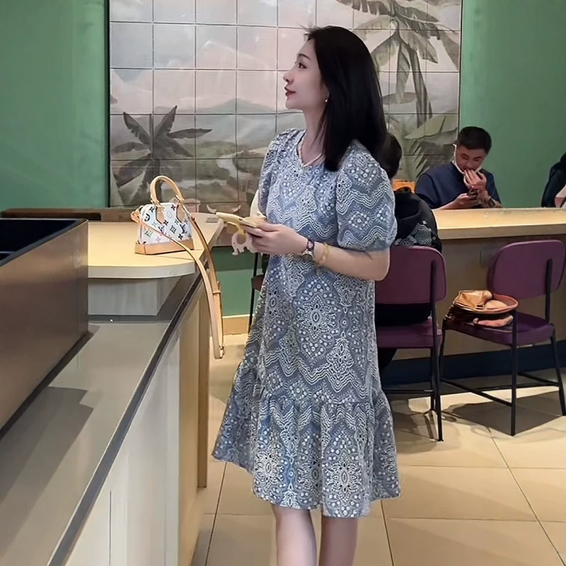 法式高级感镂空刺绣连衣裙女2025夏季新款时尚减龄显瘦遮肉A字裙