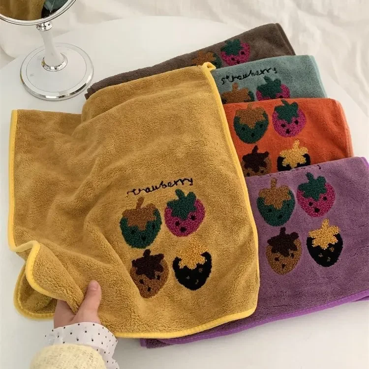 加厚珊瑚绒刺绣个性有你莓烦恼加大加厚草莓毛巾吸水不掉毛不掉色