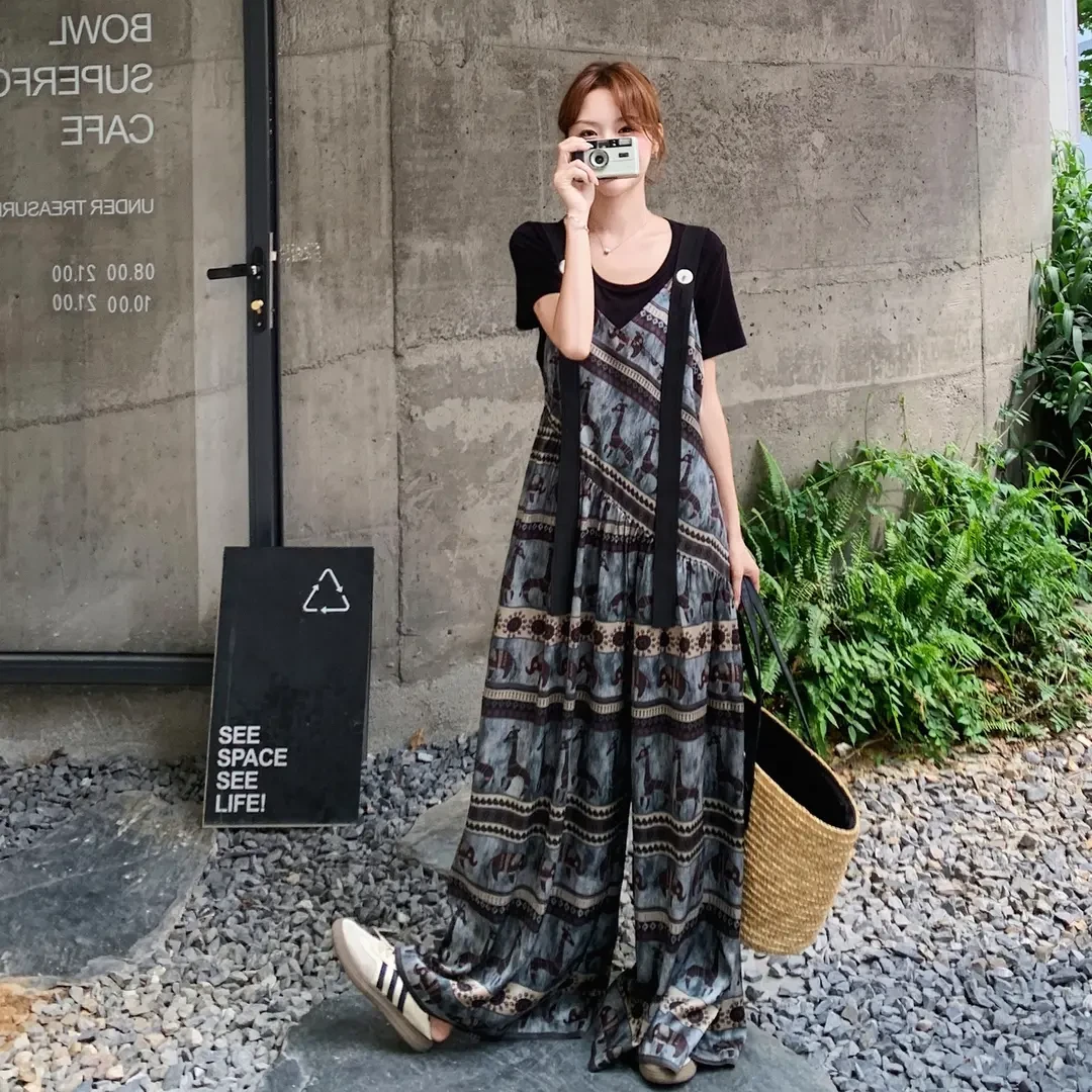 大方得体穿搭一整套印花背带阔腿裤休闲减龄黑色短袖T恤两件套装