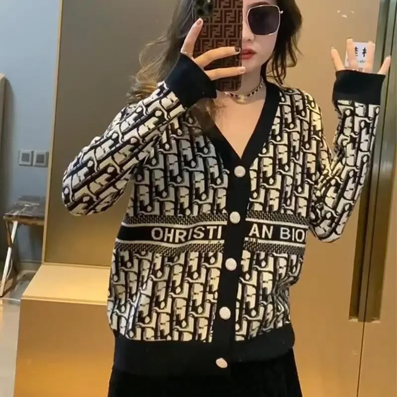 【粉丝专享】长袖女春秋款小开衫外套宽松加大印花港风领上衣女503