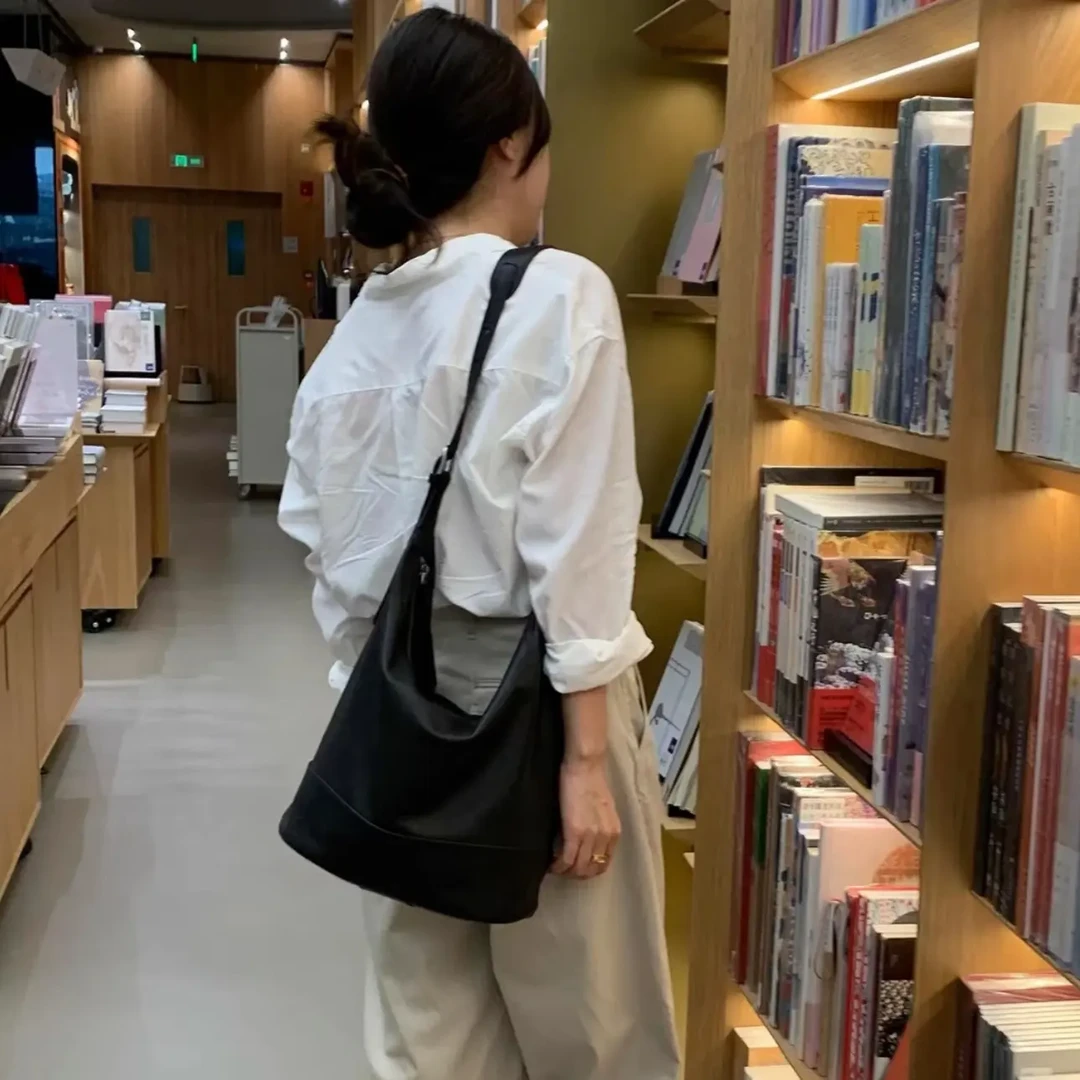 明星同款水桶包塌塌包植鞣牛皮双耳水桶包女大容量单肩斜挎包3081