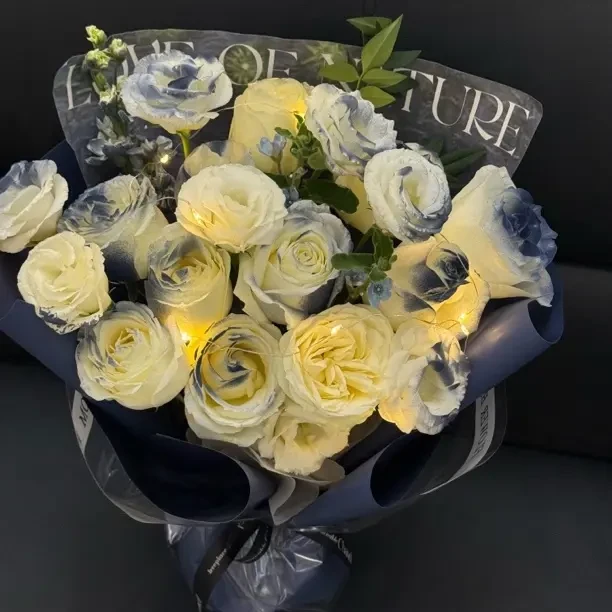 蓝玫瑰花束 同城鲜花 送男友生日