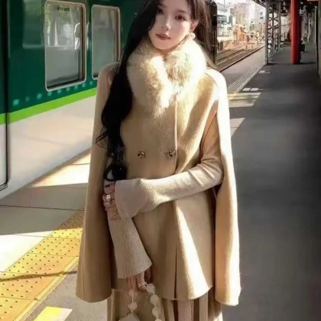 【财阀千金】圆领双排扣双面毛领斗篷+连衣裙两件套套装