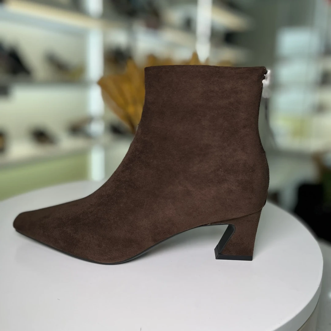 轩美诗秋冬新款复古百搭绒面尖头细跟短靴女气质显瘦