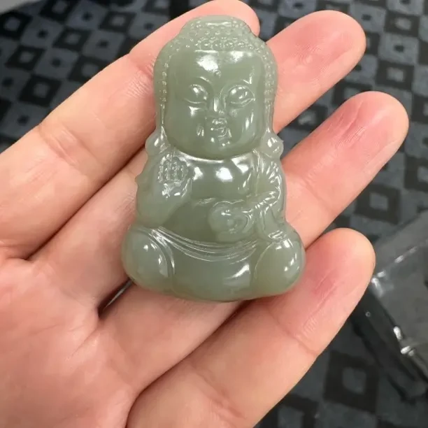 天然和田玉宝宝佛吊坠男女款精美玉石挂件