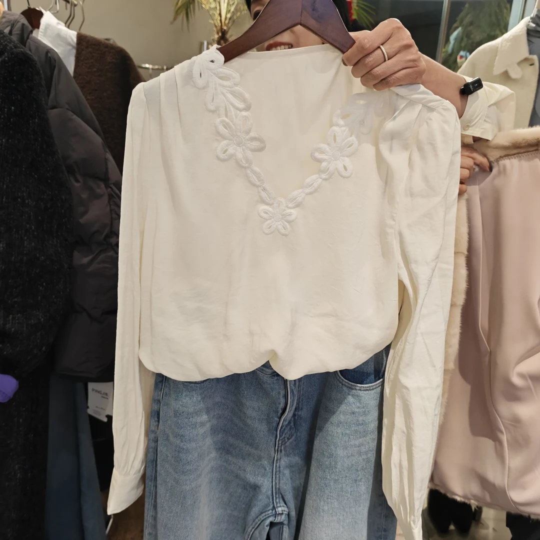 法式优雅气质通勤长袖蕾丝衬衫花边v领女春秋新款66255