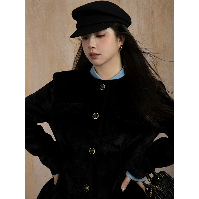 李洒洒子SaSa 2024秋冬新款短外套女收腰显瘦贵气丝绒感黑色外套
