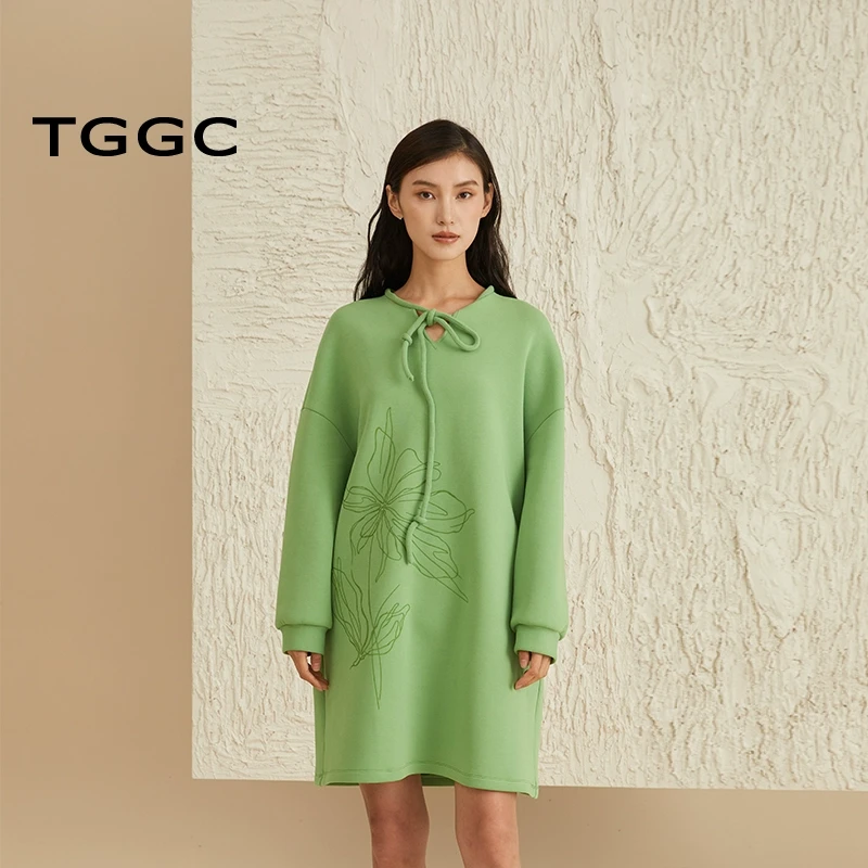 台绣浮雕印花连衣裙女纯色系带领宽松落肩肌理感长裙25春F37533