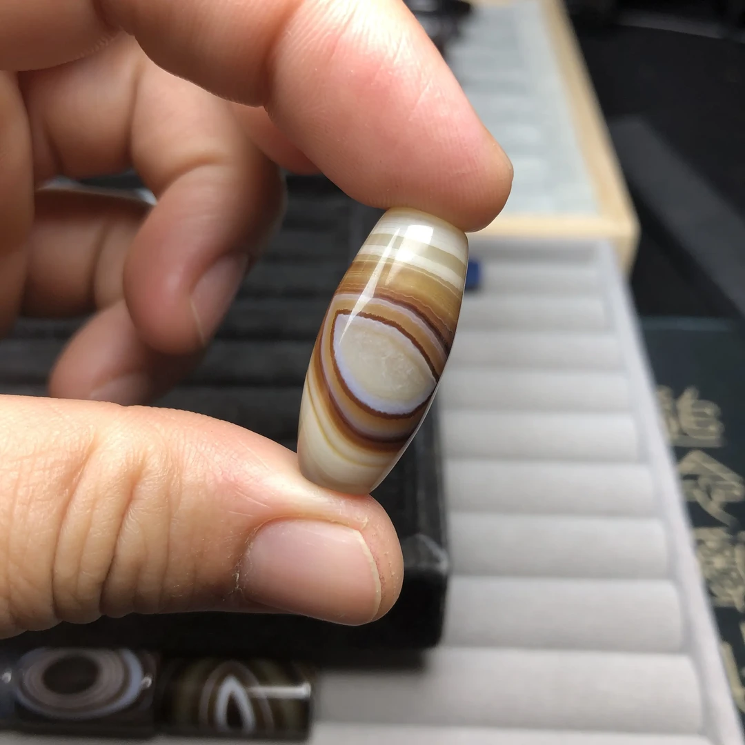 天然缠丝玛瑙大凤眼