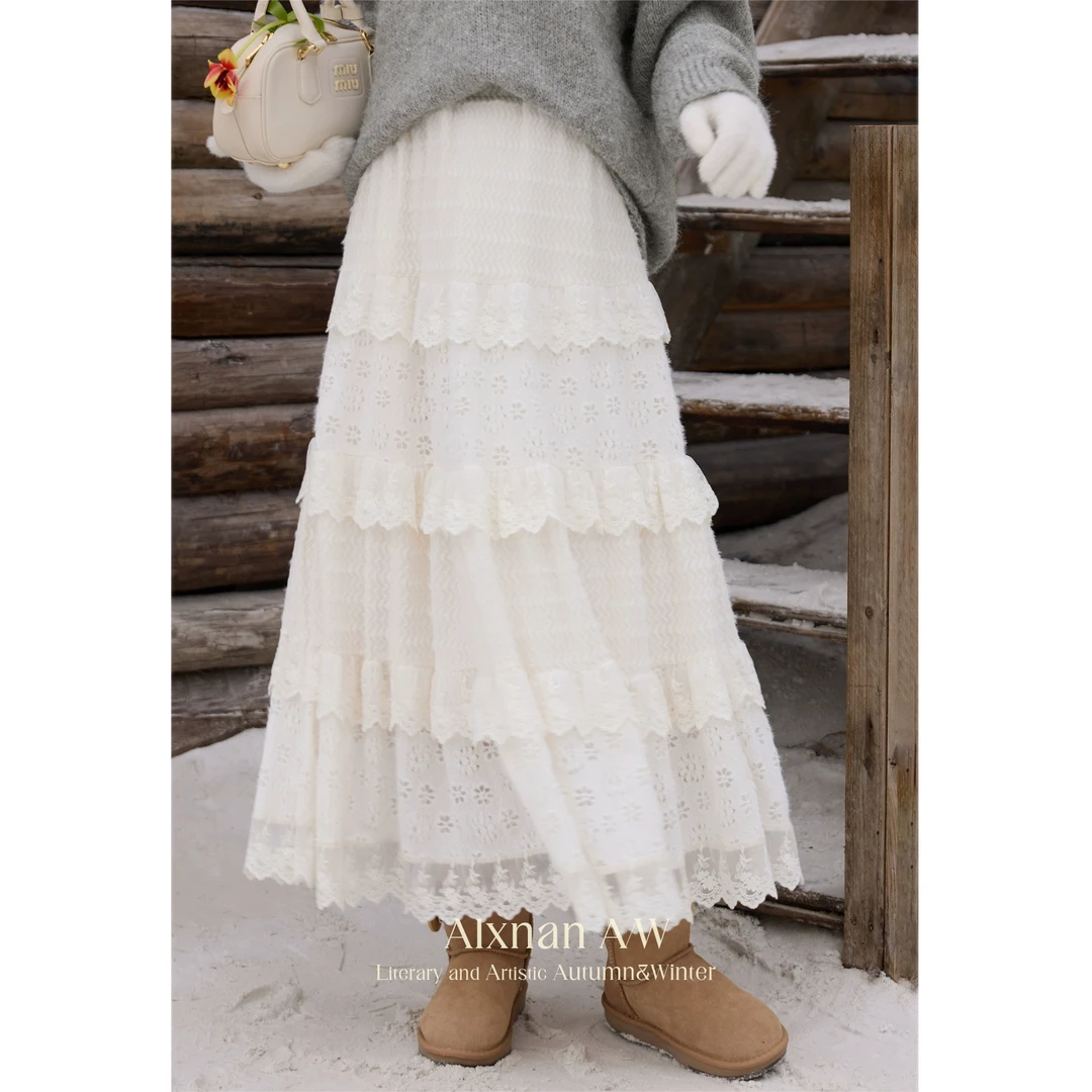 鹿向南「氧气少女」杏色保暖半身裙2024冬季新款蕾丝时尚裙子L52526