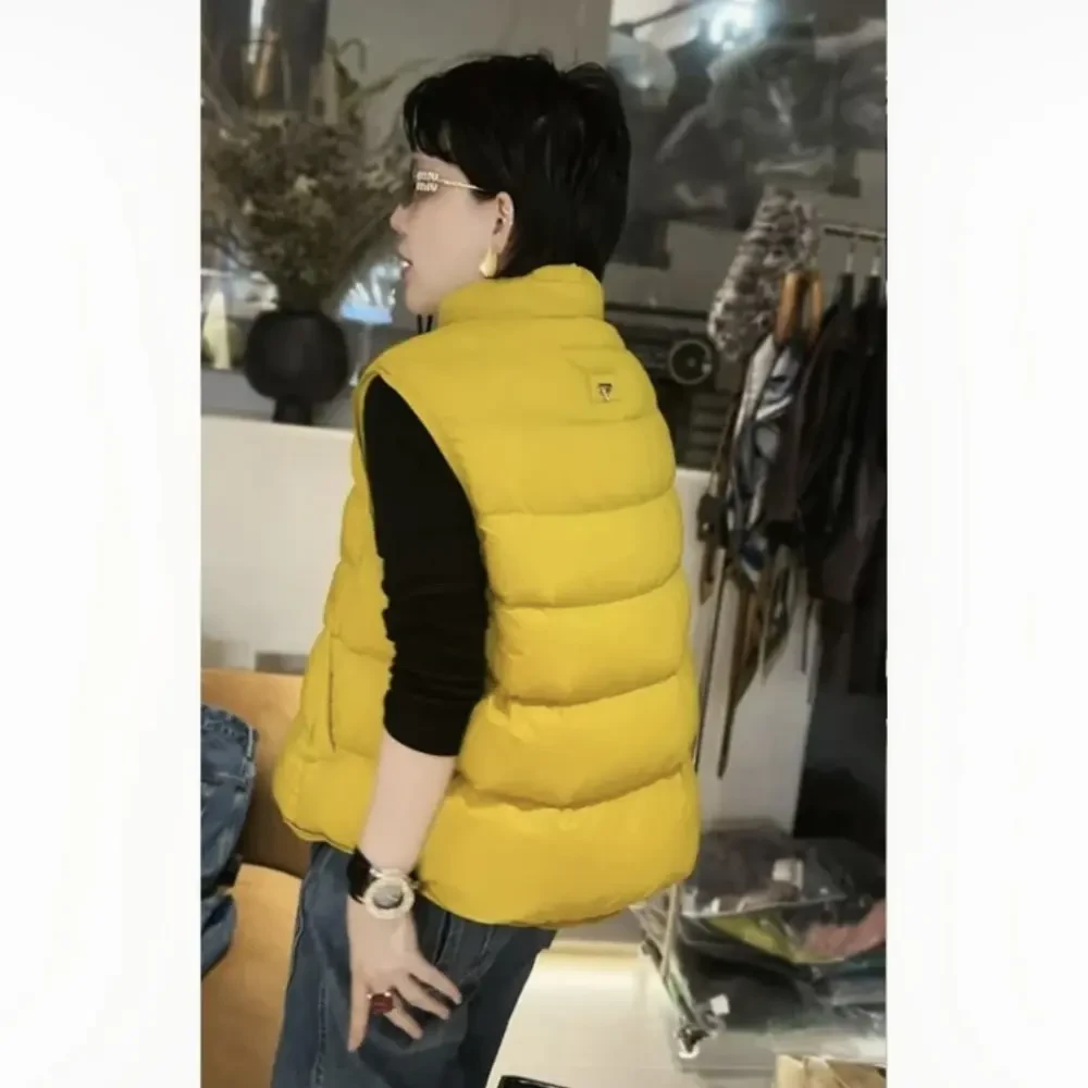 《越穿越爱马甲》新款8501宽松马甲白鸭绒女装保暖无袖马甲轻薄百搭