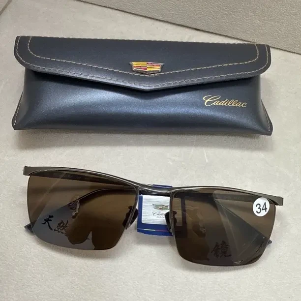 凯迪拉克1902.百年经典，天然水晶眼镜