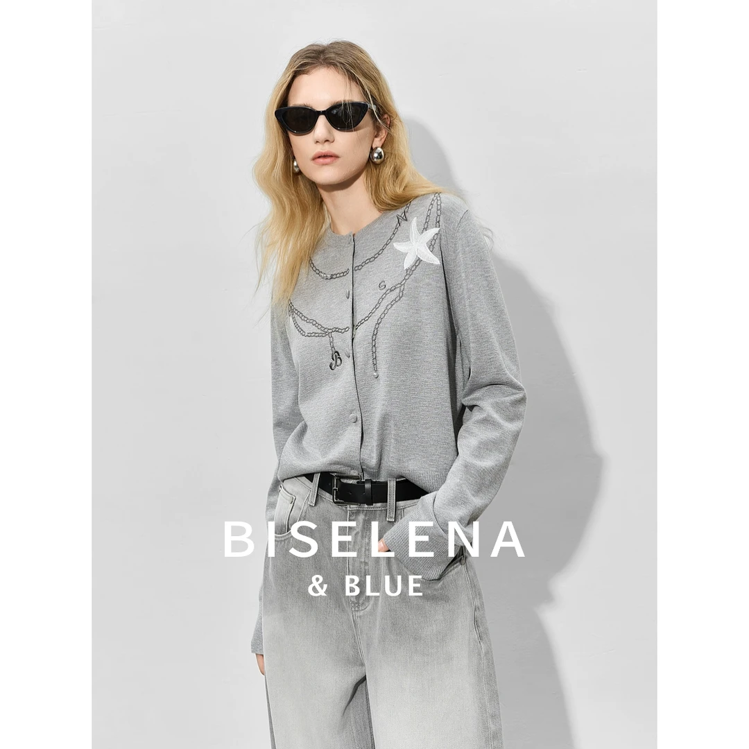 贝茜妮"摩登街区"撞色刺绣圆领长袖针织衫女2025春新款