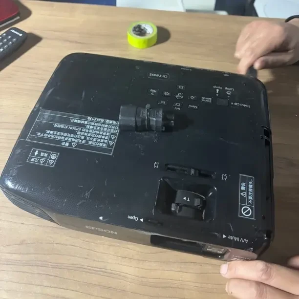 高清长焦1280.800投影仪 运费自理