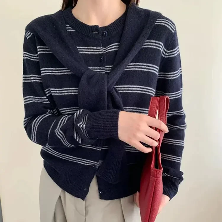 经典常规款开衫披肩条纹慵懒风毛衫