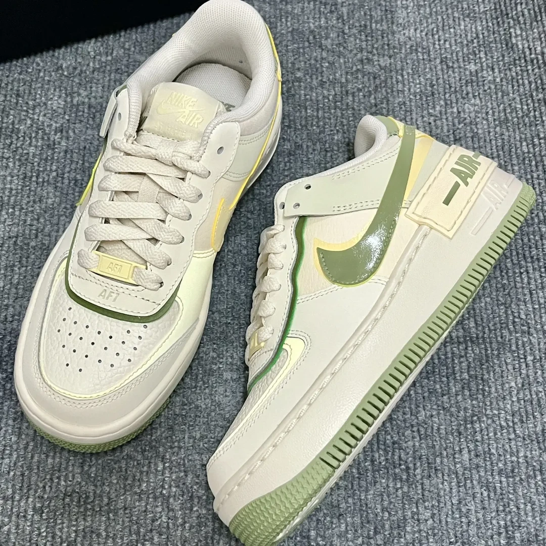 Nike Air Force 1 女款 白绿 低帮 运动休闲板鞋 FN6335-101
