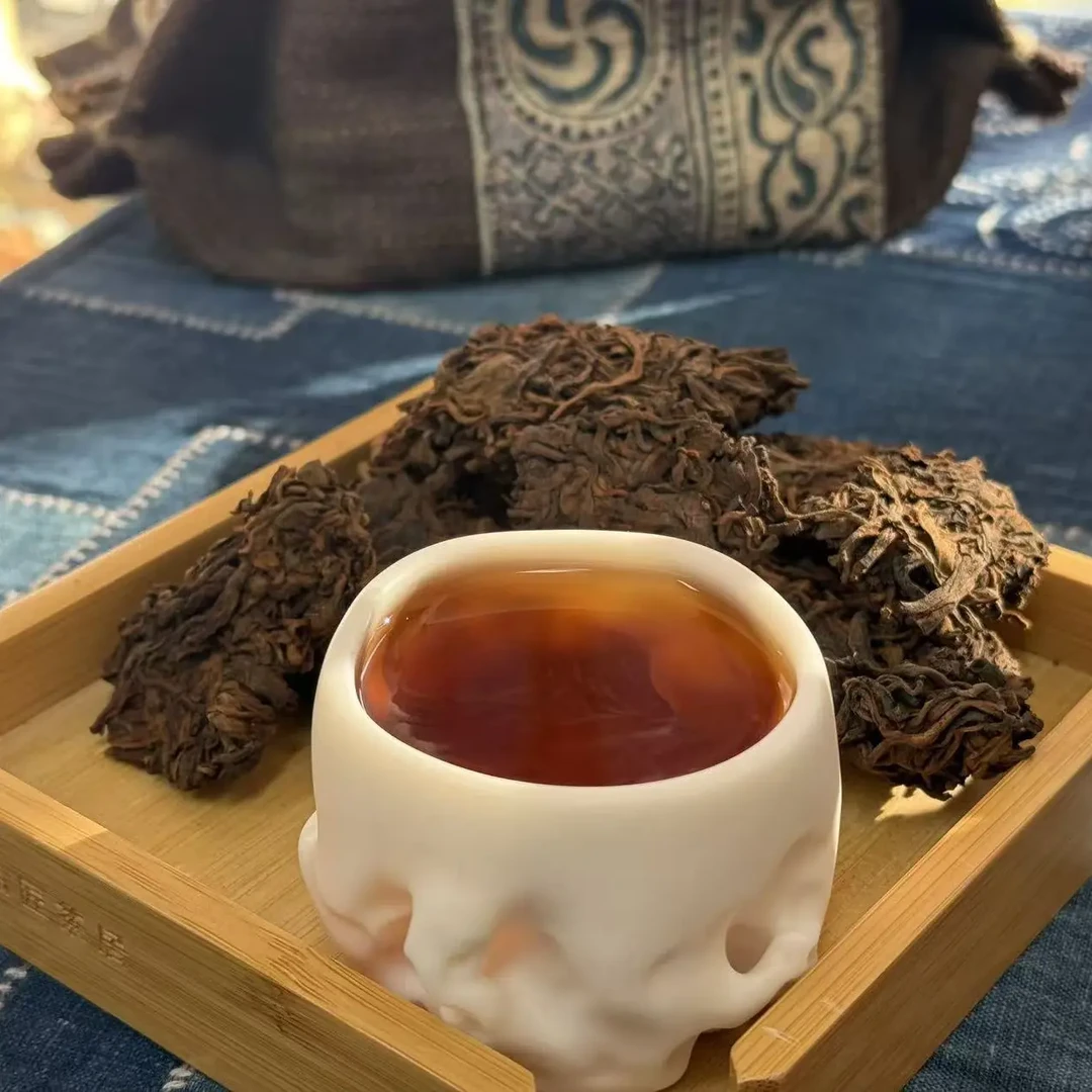 老曼峨老茶头200克 主料为老曼峨毛料 滋味醇甜丰富 200克发260克