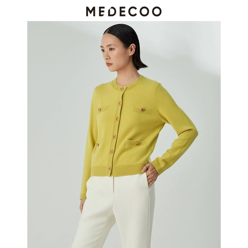 MEDECOO/墨蒂珂纽扣装饰圆领羊毛针织开衫MHD40204