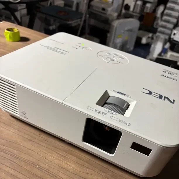 二手 Nec 投影仪 运费自理