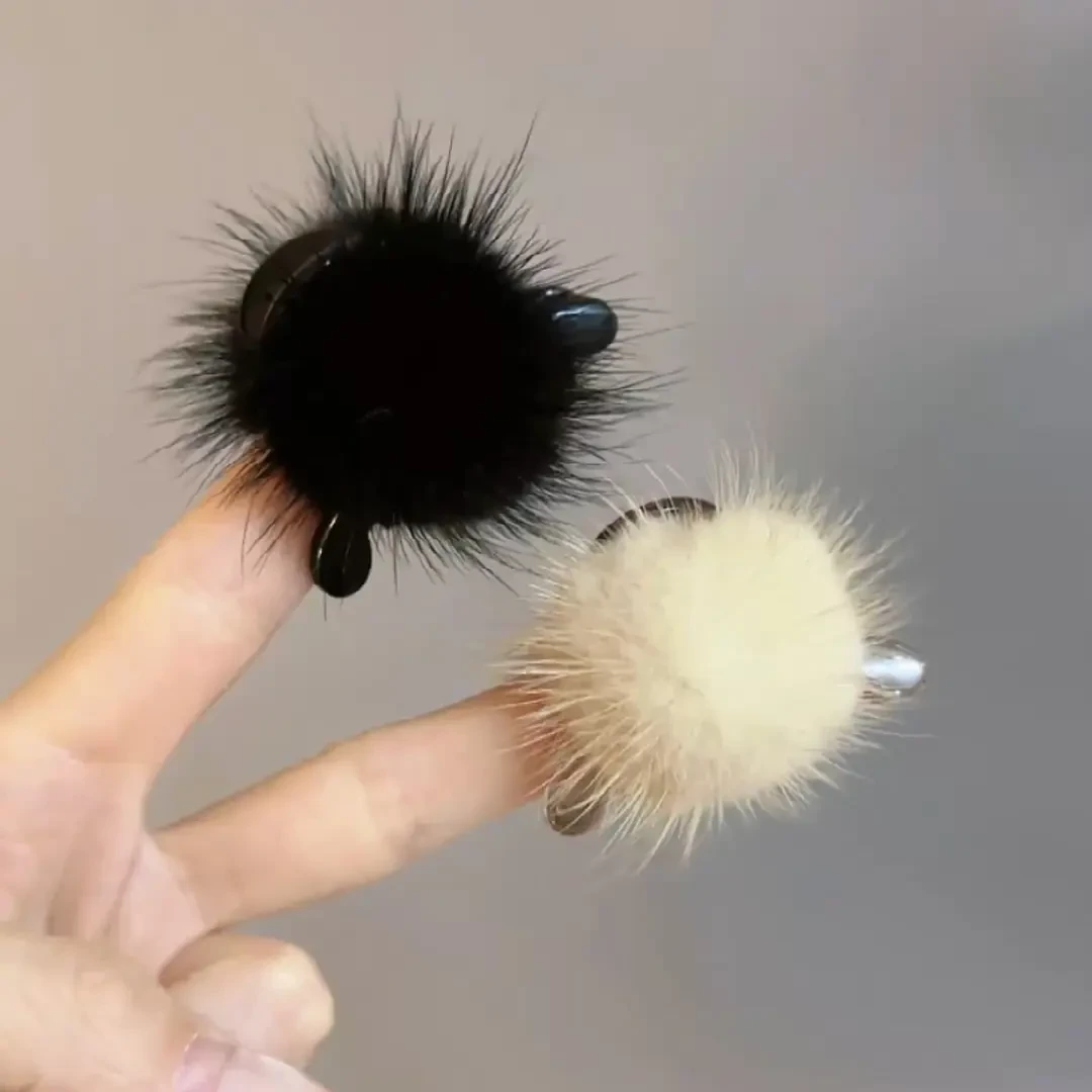 新款毛绒发夹少女风公主头毛毛夹子网红毛球简约迷你小抓夹I125