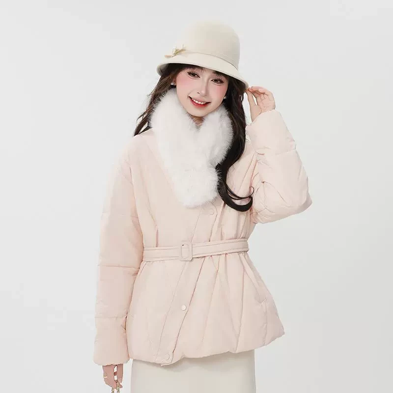 温柔风名媛v领短外套女2024新款冬季收腰加厚毛绒围脖棉衣