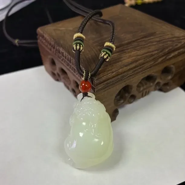 天然和田玉貔貅招财转运玉石玉佩挂件男女款