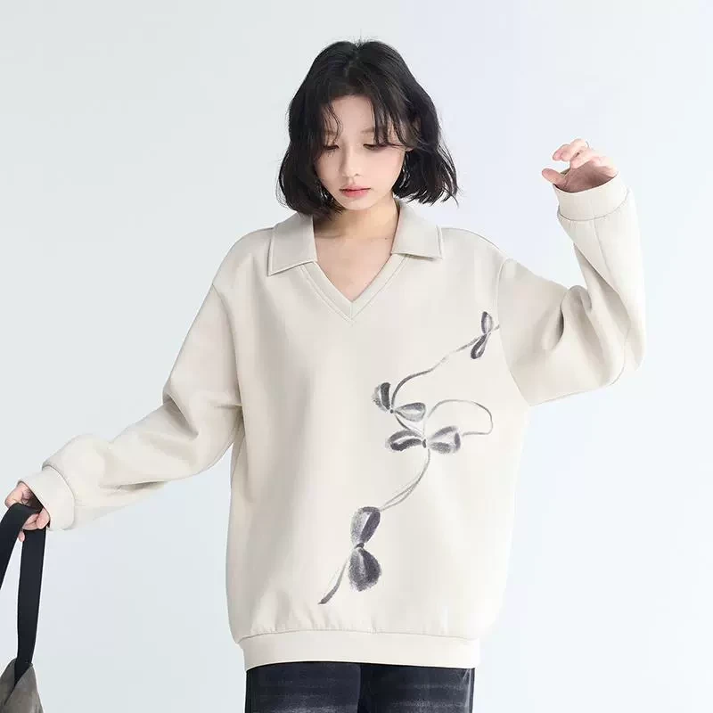 万有引力博物馆 蝴蝶结印花V领卫衣女春季2025年新款宽松百搭上衣