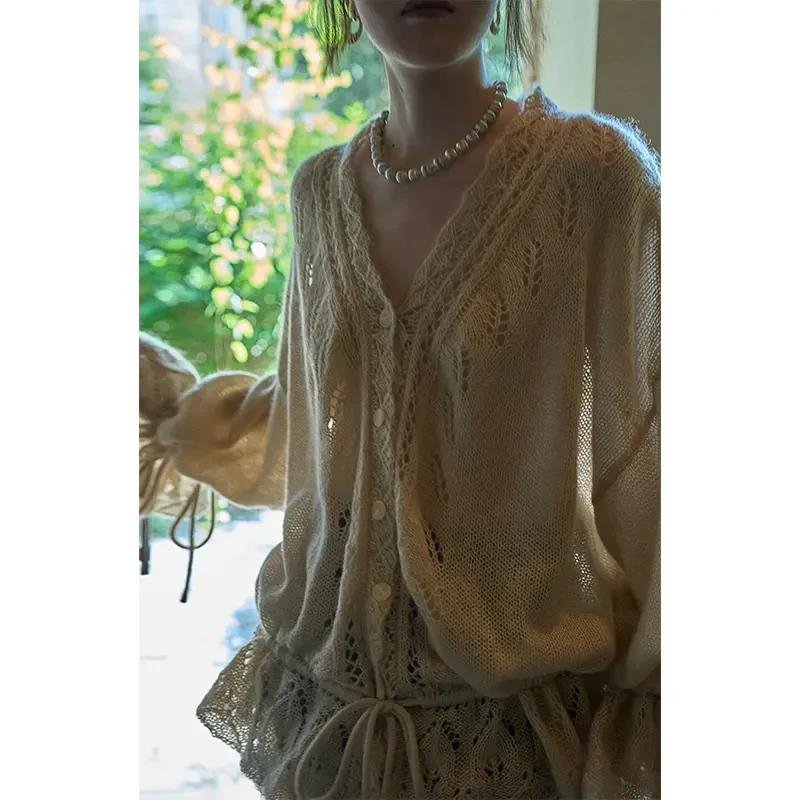 早秋新款纯欲慵懒风女装设计镂空毛针织衫深领宽松慵懒长袖上衣