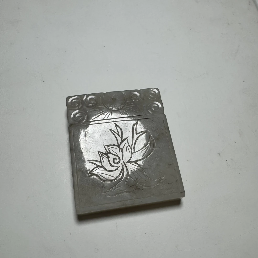 手工雕刻天然翡翠大方牌吊坠挂件时尚饰品