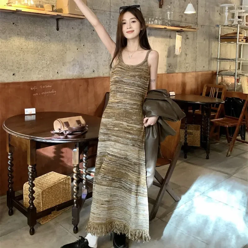 小众复古条纹针织裙吊带裙女秋季毛线连衣裙高级感气质流苏长