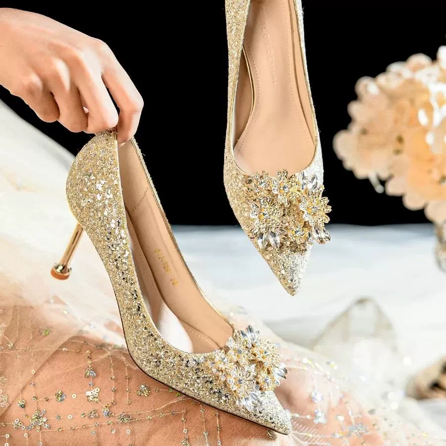 花婉香槟色婚鞋法式亮片新娘鞋细跟尖头香槟色高跟鞋婚纱秀禾两穿